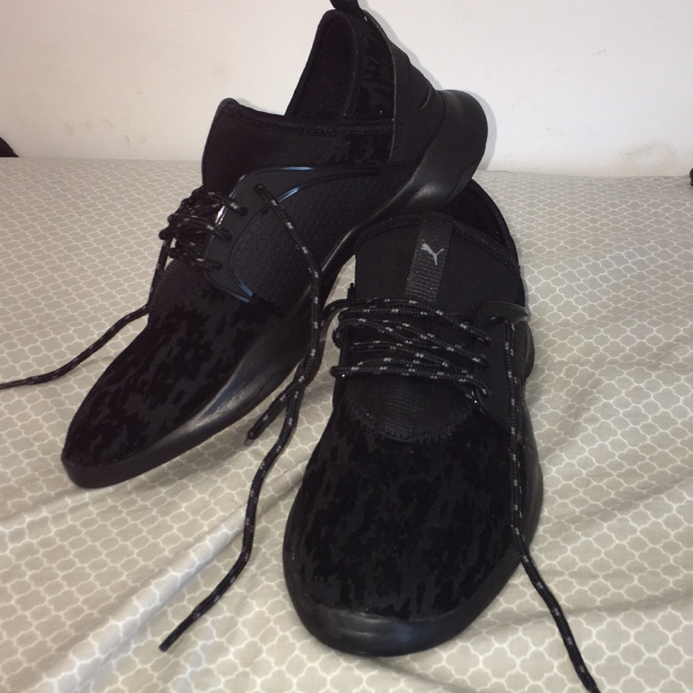 Puma textured sneakers